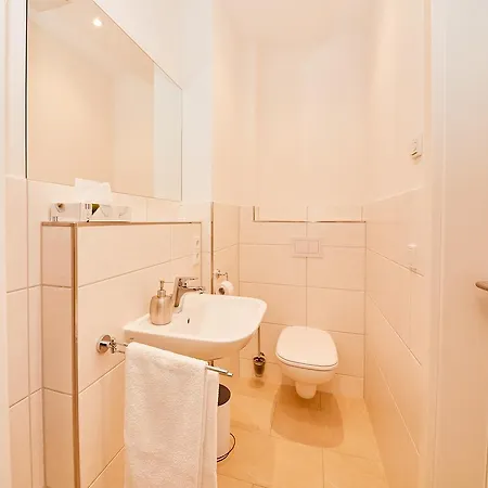 Wein-quartier Leo Pazen