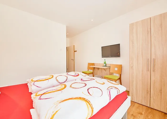 Wein-quartier Leo Pazen